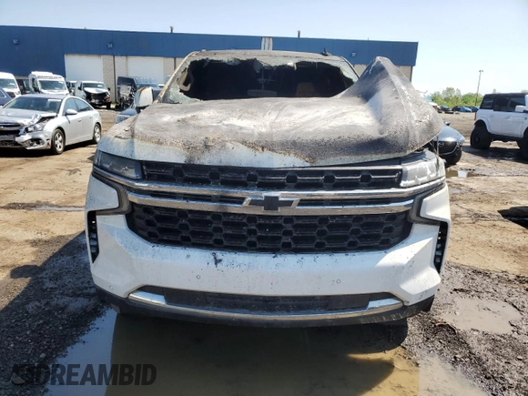 2022 Chevrolet Suburban LS z VIN 1GNSKBKD2NR226789, wystawiony jako Copart lot #54896545 z przebiegiem Nie podano mil oraz Nie do naprawy • Non repairable. Historia ofert i sprzedaży dostępna na DreamBid. Obrazek 5.