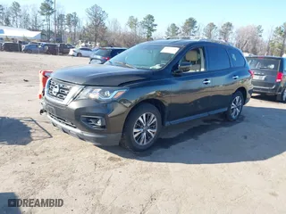 2017 Nissan Pathfinder S with VIN 5N1DR2MM8HC635747, listed as a IAAI auction lot 41573711 with 162157 miles. Bid and sale history available at carsss.com. Image 17.