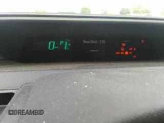 2013 Toyota Prius One z VIN JTDKDTB34D1033086, wystawiony jako IAAI lot #40364357 z przebiegiem 96 948 mil mil oraz . Historia ofert i sprzedaży dostępna na DreamBid. Obrazek 7.