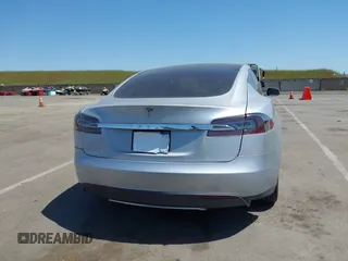 2013 Tesla Model S with VIN 5YJSA1CN5DFP11381, listed as a IAAI auction lot 42087803 with 146,818 mi miles and . Bid and sale history available at DreamBid. Image 15.
