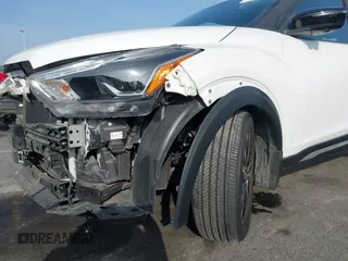 2020 Nissan Kicks SR with VIN 3N1CP5DV2LL509495, listed as a IAAI auction lot 41208887 with 35,722 mi miles. Bid and sale history available at carsss.com. Image 6.