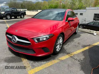 2019 Mercedes-Benz A 220 z VIN WDD3G4EB5KW025394, wystawiony jako Copart lot #56333465 z przebiegiem 103 644 mil mil oraz Czysty tytuł • Clean title. Historia ofert i sprzedaży dostępna na DreamBid. Obrazek 1.
