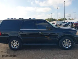 2005 Lincoln Navigator Luxury with VIN 5LMFU27515LJ18083, listed as a IAAI auction lot 41035901 with 172,467 mi miles. Bid and sale history available at carsss.com. Image 13.