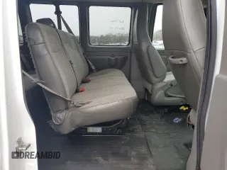2022 Chevrolet Express Passenger LS z VIN 1GAZGNFPXN1290651, wystawiony jako Copart lot #49330615 z przebiegiem 31 309 mil mil oraz Czysty tytuł • Clean title. Historia ofert i sprzedaży dostępna na DreamBid. Obrazek 10.