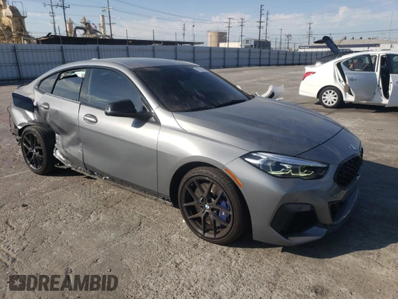 2022 BMW 2 Series M235i xDrive with VIN WBA13AL02N7K71926, listed as a Copart auction lot 63518154 with 31,422 mi miles and Salvage Title. Bid and sale history available at carsss.com. Image 4.
