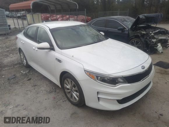 2018 Kia Optima LX with VIN 5XXGT4L38JG272718, listed as a IAAI auction lot 41716428 with 62,000 mi miles. Bid and sale history available at carsss.com. Image 1.