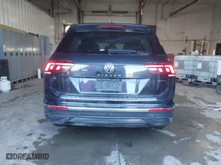 2022 Volkswagen Tiguan SE with VIN 3VV2B7AX1NM112240, listed as a IAAI auction lot 41363279 with 208,771 mi miles. Bid and sale history available at carsss.com. Image 17.