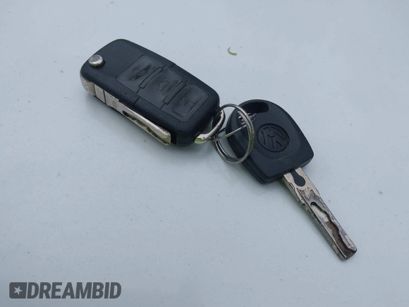 2010 Volkswagen Jetta SE z VIN 3VWRX7AJXAM068000, wystawiony jako IAAI lot #41961777 z przebiegiem 179 307 mil mil oraz . Historia ofert i sprzedaży dostępna na DreamBid. Obrazek 11.