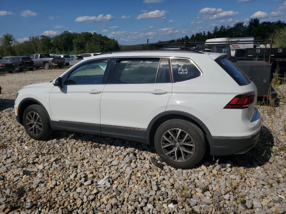 2020 Volkswagen Tiguan SE with VIN 3VV2B7AX5LM111699, listed as a Copart auction lot 70121394 with 32,217 mi miles and Salvage Title. Bid and sale history available at carsss.com. Image 2.