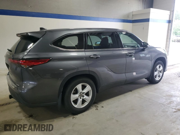 2022 Toyota Highlander LE z VIN 5TDBZRBH8NS596792, wystawiony jako Copart lot #56416845 z przebiegiem 40 761 mil mil oraz Szkoda całkowita • Salvage title. Historia ofert i sprzedaży dostępna na DreamBid. Obrazek 3.