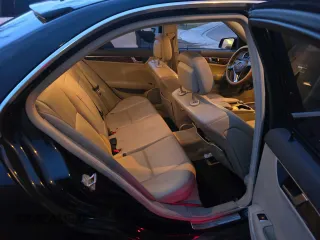 2012 Mercedes-Benz C 300 Sport z VIN WDDGF8BB3CR193809, wystawiony jako Copart lot #51398125 z przebiegiem 178 950 mil mil oraz Szkoda całkowita • Salvage title. Historia ofert i sprzedaży dostępna na DreamBid. Obrazek 6.