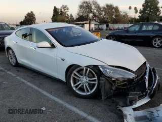 2015 Tesla Model S 85D with VIN 5YJSA1S21FF087461, listed as a Copart auction lot 87027334 with 53,868 mi miles and Salvage Title. Bid and sale history available at carsss.com. Image 4.