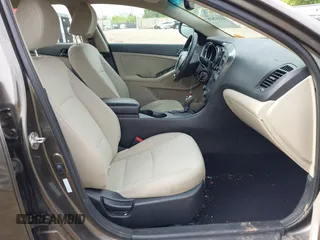 2013 Kia Optima LX z VIN 5XXGM4A7XDG253871, wystawiony jako IAAI lot #42357838 z przebiegiem 122 229 mil mil oraz . Historia ofert i sprzedaży dostępna na DreamBid. Obrazek 5.