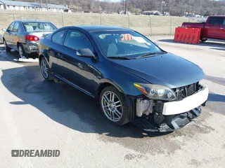 2009 Scion tC z VIN JTKDE167390292309, wystawiony jako IAAI lot #41769855 z przebiegiem 73 400 mil mil oraz . Historia ofert i sprzedaży dostępna na DreamBid. Obrazek 1.