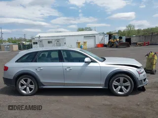 2013 Audi allroad A4 Premium z VIN WA19FAFLXDA194947, wystawiony jako IAAI lot #42151323 z przebiegiem 124 527 mil mil oraz . Historia ofert i sprzedaży dostępna na DreamBid. Obrazek 13.