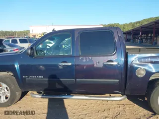 2007 Chevrolet Silverado 1500 LT w/1LT with VIN 3GCEC13J27G501078, listed as a IAAI auction lot 41660302 with 203,791 mi miles. Bid and sale history available at carsss.com. Image 14.