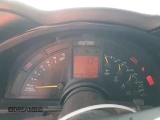 1996 Chevrolet Corvette z VIN 1G1YY22P2T5120318, wystawiony jako Copart lot #80944224 z przebiegiem 90 625 mil mil oraz Szkoda całkowita • Salvage title. Historia ofert i sprzedaży dostępna na DreamBid. Obrazek 9.