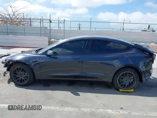 2025 Tesla Model 3 Long Range с VIN 5YJ3E1EB5SF960787, выставлен на аукционе IAAI как лот 42231981 с пробегом Не указан миль и . История ставок и продаж доступна на DreamBid. Изображение 14.