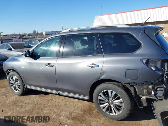 2017 Nissan Pathfinder SV with VIN 5N1DR2MM2HC613081, listed as a IAAI auction lot 41644059 with 137,371 mi miles. Bid and sale history available at carsss.com. Image 15.