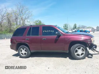 2007 Chevrolet TrailBlazer LS with VIN 1GNDS13S172275140, listed as a IAAI auction lot 42129093 with 212,903 mi miles and . Bid and sale history available at DreamBid. Image 14.