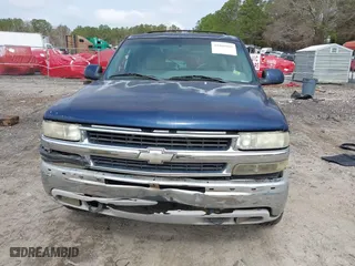 2001 Chevrolet Tahoe LT with VIN 1GNEC13T81R220256, listed as a IAAI auction lot 41800905 with 251,247 mi miles. Bid and sale history available at carsss.com. Image 12.