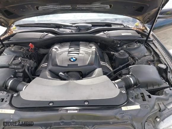 2008 BMW 7 Series 750Li with VIN WBAHN83518DT82406, listed as a IAAI auction lot 42037591 with 144,624 mi miles. Bid and sale history available at carsss.com. Image 10.