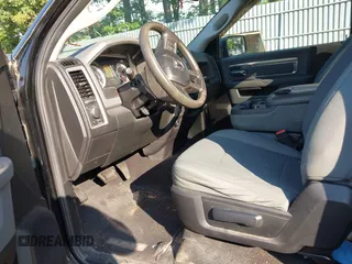 2014 Ram 1500 Tradesman z VIN 3C6JR7DG4EG324833, wystawiony jako IAAI lot #42876061 z przebiegiem 125 285 mil mil oraz . Historia ofert i sprzedaży dostępna na DreamBid. Obrazek 8.