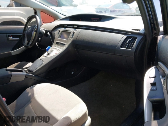 2013 Toyota Prius One with VIN JTDKN3DU6D0338436, listed as a IAAI auction lot 41881367 with 172,968 mi miles. Bid and sale history available at carsss.com. Image 5.