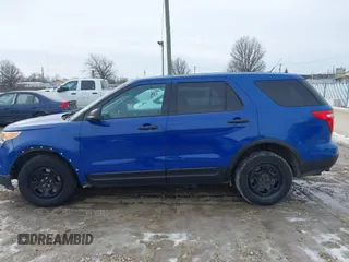 2013 Ford Police Interceptor Utility z VIN 1FM5K8AR4DGA51599, wystawiony jako IAAI lot #41589375 z przebiegiem 198 053 mil mil oraz . Historia ofert i sprzedaży dostępna na DreamBid. Obrazek 14.