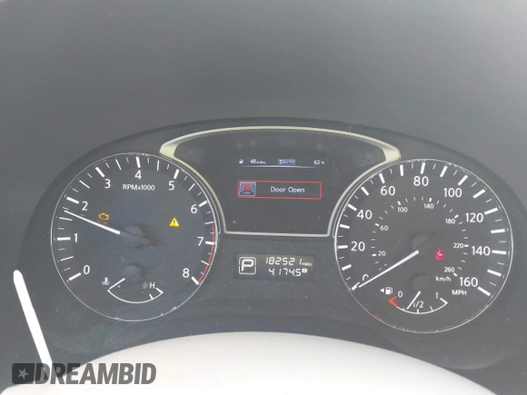 2014 Nissan Pathfinder SL with VIN 5N1AR2MM3EC694316, listed as a IAAI auction lot 42206936 with 182,521 mi miles. Bid and sale history available at carsss.com. Image 7.
