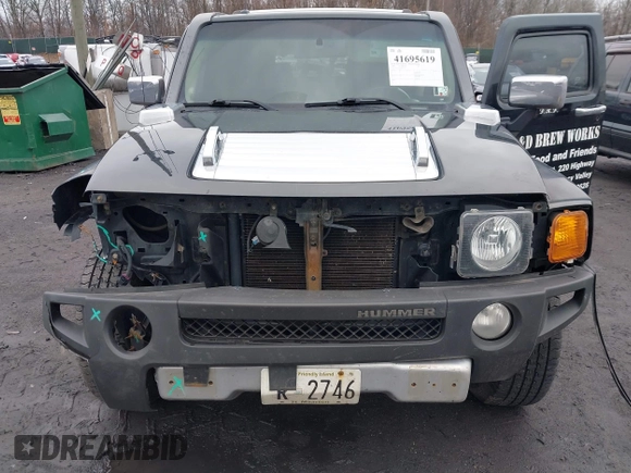 2008 Hummer H3 SUV Alpha with VIN 5GTEN63L388197946, listed as a IAAI auction lot 41695619 with 198,631 mi miles. Bid and sale history available at carsss.com. Image 6.