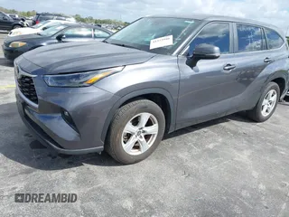 2023 Toyota Highlander L z VIN 5TDKDRAH7PS509046, wystawiony jako IAAI lot #41572986 z przebiegiem 50 039 mil mil oraz . Historia ofert i sprzedaży dostępna na DreamBid. Obrazek 2.