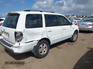 2008 Honda Pilot VP with VIN 5FNYF28258B012015, listed as a IAAI auction lot 41938695 with 181,967 mi miles and . Bid and sale history available at carsss.com. Image 4.