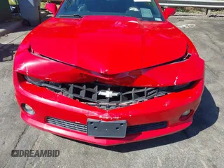 2010 Chevrolet Camaro 2SS z VIN 2G1FK1EJ0A9144871, wystawiony jako IAAI lot #42054933 z przebiegiem 140 100 mil mil oraz . Historia ofert i sprzedaży dostępna na DreamBid. Obrazek 6.