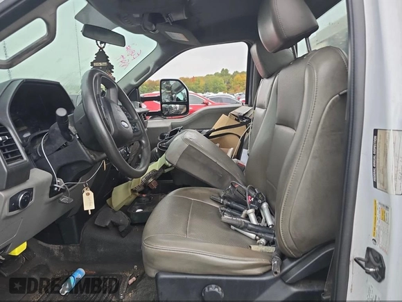 2019 Ford Super Duty F-250 SRW XL with VIN 1FTBF2A67KEG48981, listed as a IAAI auction lot 42093795 with Not Provided miles. Bid and sale history available at carsss.com. Image 5.