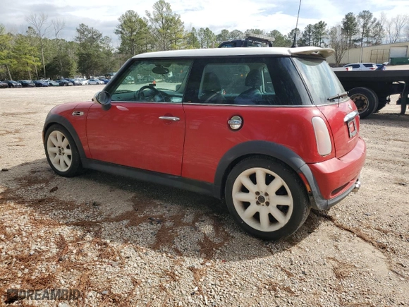 2004 MINI Cooper Hardtop S with VIN WMWRE334X4TD76430, listed as a Copart auction lot 49476985 with 165,626 mi miles and Clean Title. Bid and sale history available at carsss.com. Image 2.