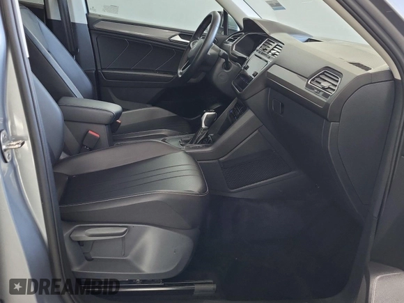 2024 Volkswagen Tiguan SE с VIN 3VV3B7AX9RM106728, выставлен на аукционе IAAI как лот 42845194 с пробегом 23 946 миль миль и . История ставок и продаж доступна на DreamBid. Изображение 7.