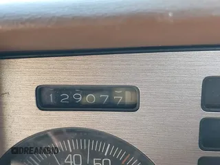 1986 Pontiac Fiero z VIN 1G2PF3797GP269850, wystawiony jako IAAI lot #40722755 z przebiegiem 129 077 mil mil oraz . Historia ofert i sprzedaży dostępna na DreamBid. Obrazek 7.