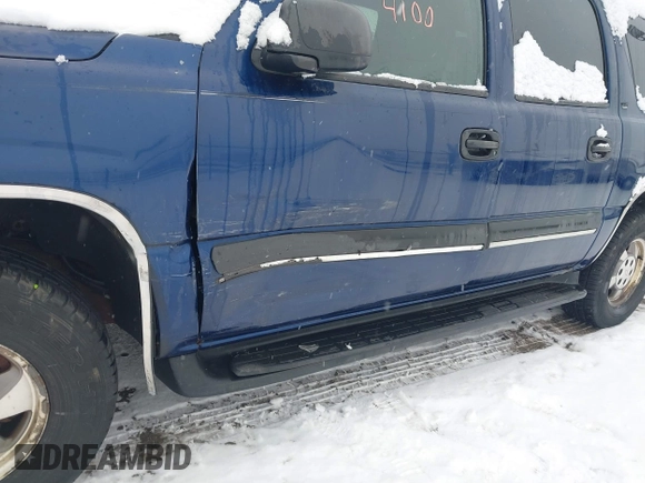 2002 Chevrolet Suburban LS with VIN 1GNFK16Z62J141868, listed as a IAAI auction lot 41534100 with 184,961 mi miles. Bid and sale history available at carsss.com. Image 6.