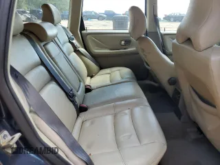 1999 Volvo V70 с VIN YV1LW55A6X2622721, выставлен на аукционе Copart как лот 56419235 с пробегом Не указан миль и Списание • Salvage title. История ставок и продаж доступна на DreamBid. Изображение 10.