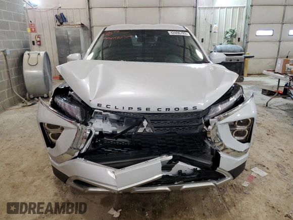 2023 Mitsubishi Eclipse Cross SE z VIN JA4ATWAA2PZ003519, wystawiony jako Copart lot #58262103 z przebiegiem 60 mil mil oraz Nie do naprawy • Non repairable. Historia ofert i sprzedaży dostępna na DreamBid. Obrazek 5.