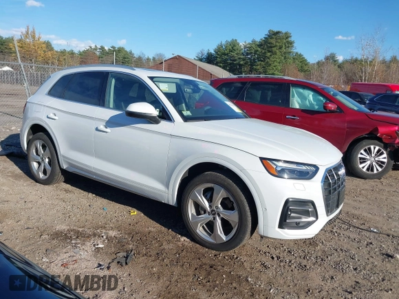 2021 Audi Q5 Prestige with VIN WA1CAAFY2M2096909, listed as a IAAI auction lot 40746125 with 10,025 mi miles. Bid and sale history available at carsss.com. Image 13.