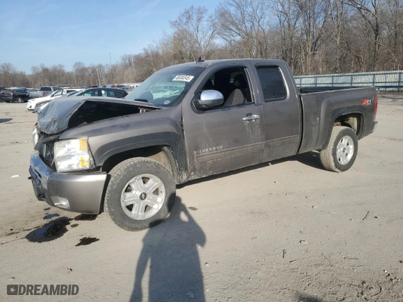 2011 Chevrolet Silverado 1500 LT with VIN 1GCRKSE35BZ325211, listed as a Copart auction lot 49030345 with 163,500 mi miles and Salvage Title. Bid and sale history available at carsss.com. Image 1.