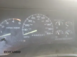1995 GMC Sierra 1500 z VIN 2GTEK19KXS1504198, wystawiony jako Copart lot #87508215 z przebiegiem 3 210 847 mil mil oraz Szkody całkowita. Historia ofert i sprzedaży dostępna na DreamBid. Obrazek 9.