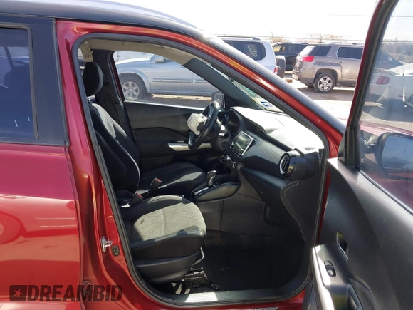 2018 Nissan Kicks S with VIN 3N1CP5CU5JL525597, listed as a IAAI auction lot 41485867 with 100,840 mi miles. Bid and sale history available at carsss.com. Image 5.
