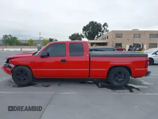 2004 Chevrolet Silverado 1500 Work Truck with VIN 2GCEC19T441162305, listed as a IAAI auction lot 42044275 with 154,971 mi miles. Bid and sale history available at carsss.com. Image 15.