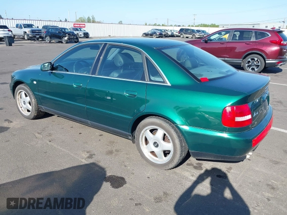 2001 Audi A4 с VIN WAUDH68DX1A084213, выставлен на аукционе IAAI как лот 42056884 с пробегом 80 612 миль миль и . История ставок и продаж доступна на DreamBid. Изображение 3.