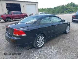 2007 Volvo C70 z VIN YV1MC68287J016057, wystawiony jako IAAI lot #42460400 z przebiegiem 104 051 mil mil oraz . Historia ofert i sprzedaży dostępna na DreamBid. Obrazek 4.