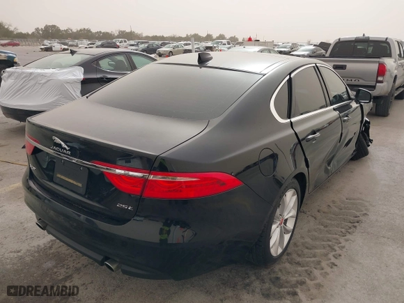 2019 Jaguar XF 25t Premium with VIN SAJBD4FX4KCY79210, listed as a IAAI auction lot 41716178 with 76,314 mi miles. Bid and sale history available at carsss.com. Image 4.