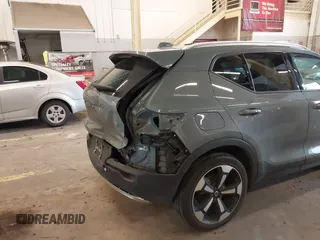 2021 Volvo XC40 Momentum z VIN YV4162UK3M2416447, wystawiony jako IAAI lot #41923981 z przebiegiem 28 654 mil mil oraz . Historia ofert i sprzedaży dostępna na DreamBid. Obrazek 20.